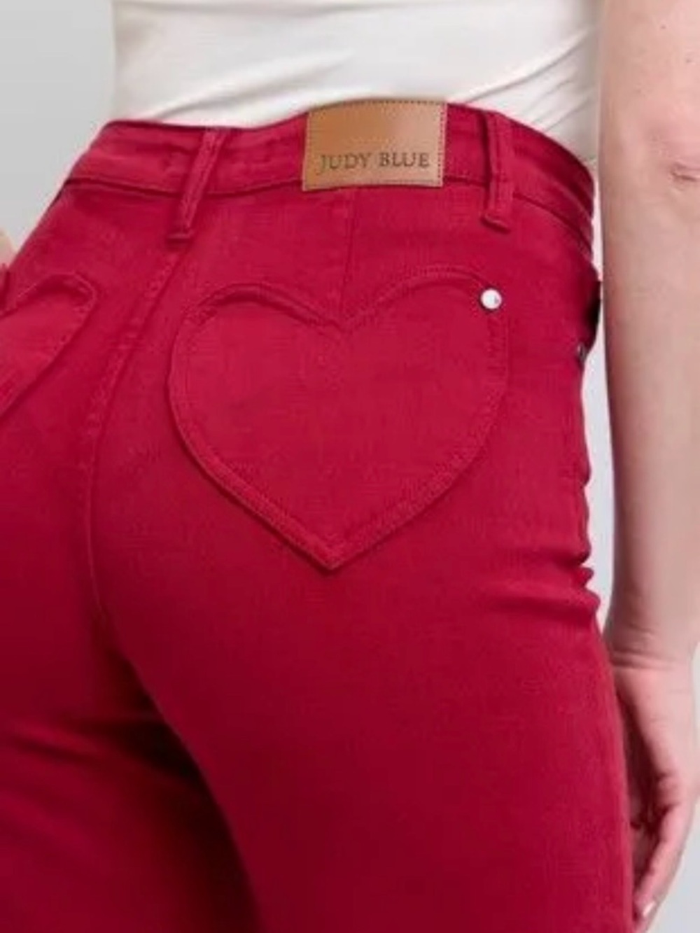 Judy Blue High-Waist Heart Shaped Back Pockets 90's Straight